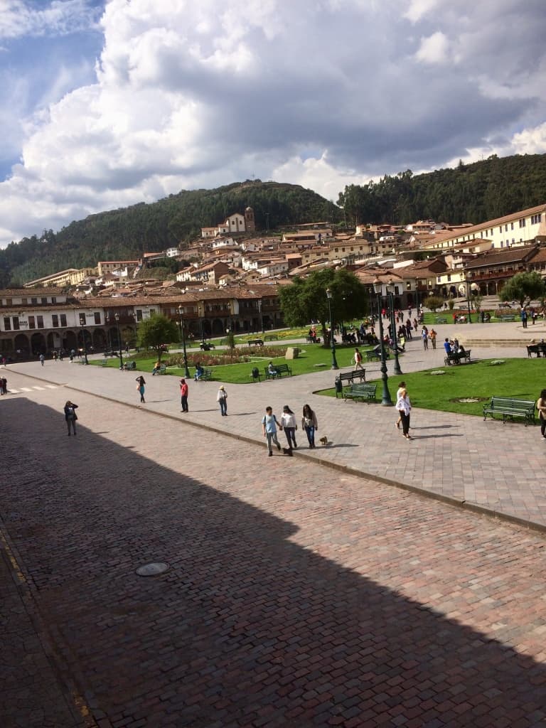 Cathédrale-Cusco-Perou-machu picchu-ville-place-arbre