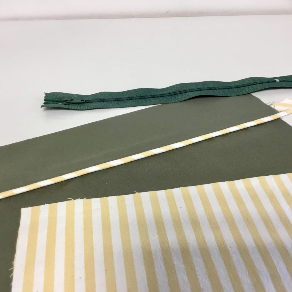 tuto-couture-pochette-passe-poil-fermeture