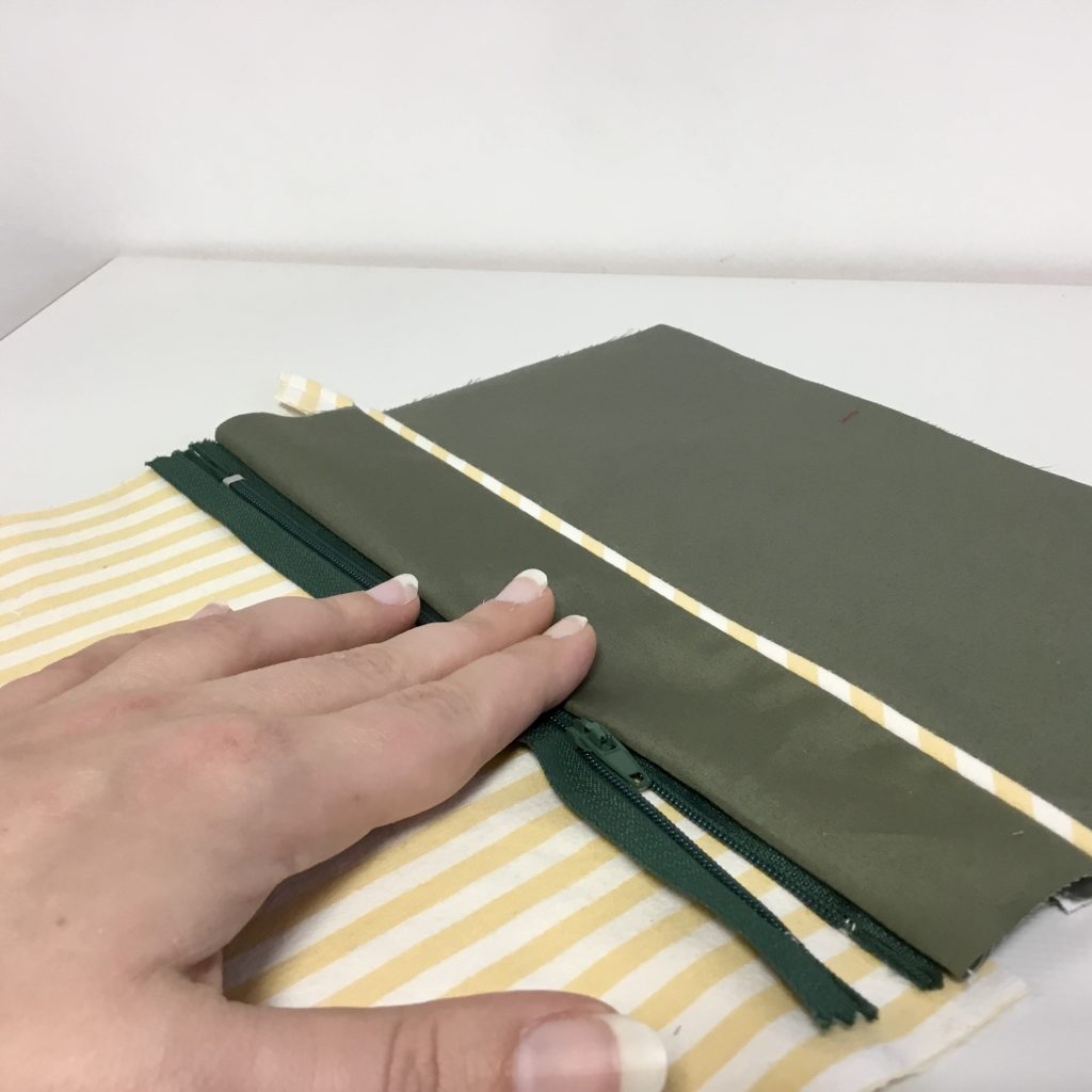 tuto-couture-pochette-passe-poil-fermeture