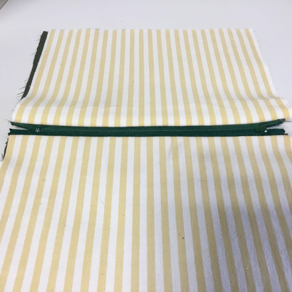 tuto-couture-pochette-passe-poil-fermeture